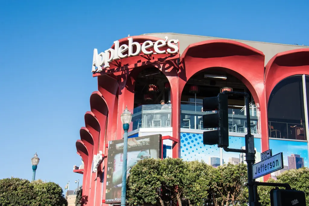 Exterior of an Applebee's restaurant in San Francisco