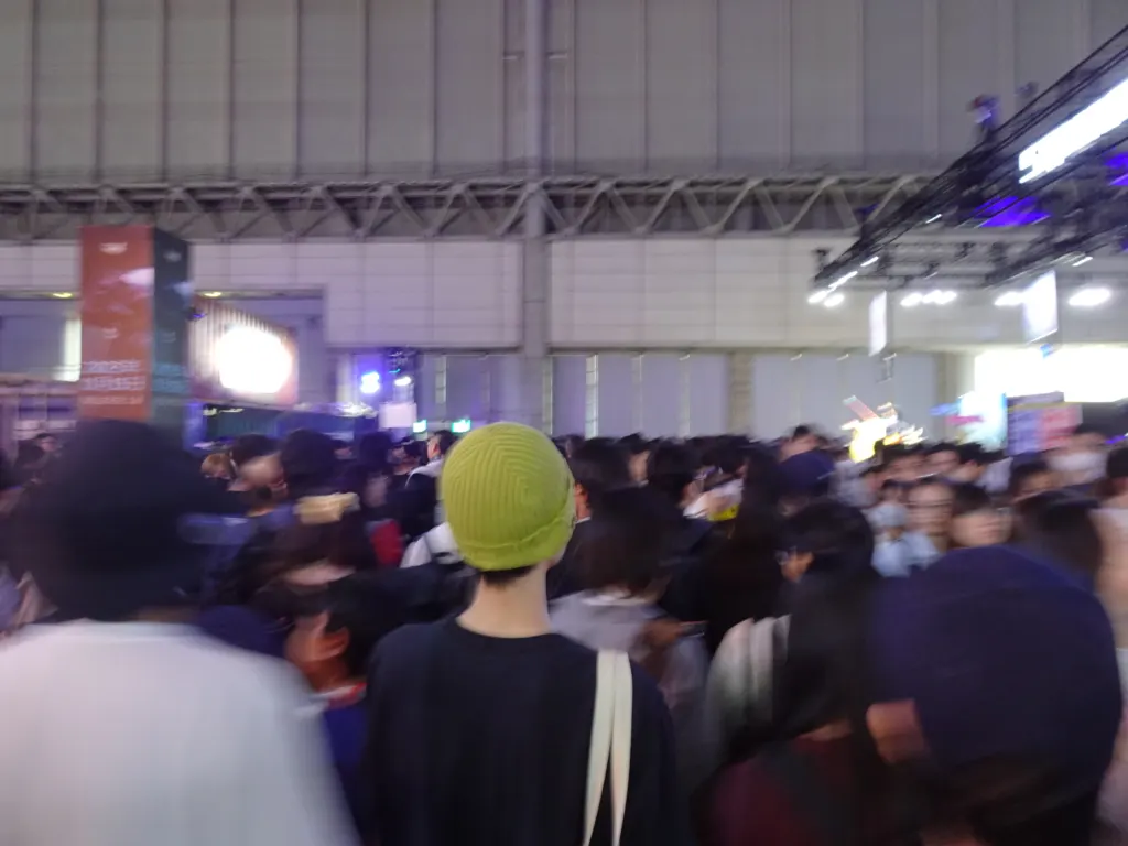 Visitors packing an exhibition aisle in Hall 3 at Tokyo Game Show 2025, Makuhari Messe, Chiba, Japan